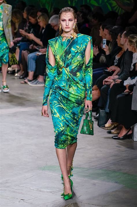 versace primavera 2020|versace dresses 2020.